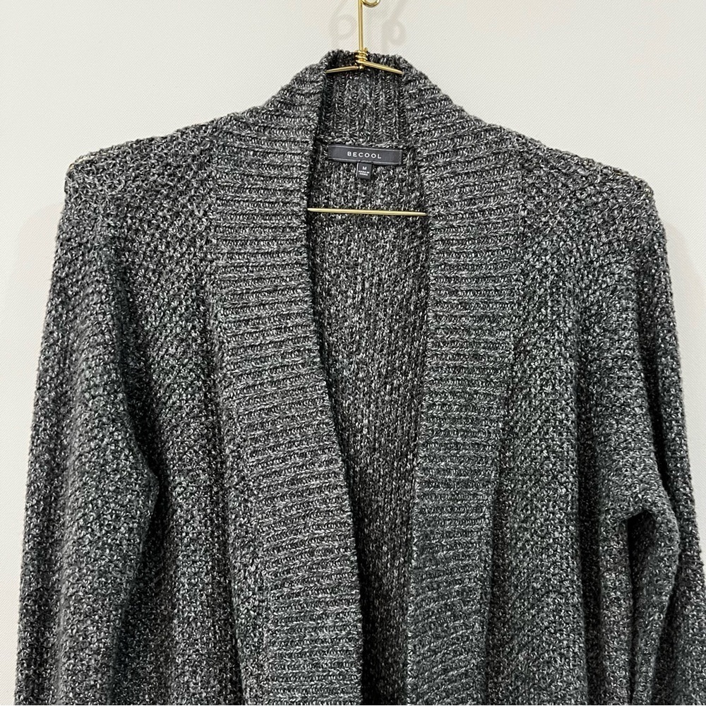 BE COOL Cardigan Heathered Charcoal Gray Knit Size Medium Long Sleeve - Picture 5 of 7